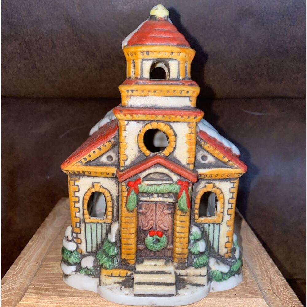 Vntge Lefton Hand-Painted Porcelain Church Snow Tree Fence Tea light candeholder